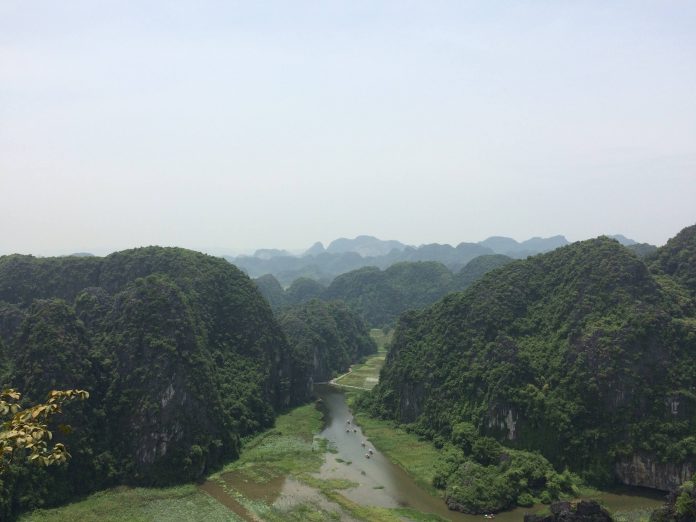 ninh binh tour with mua cave